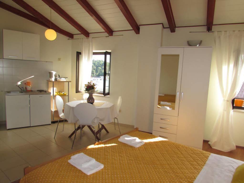 Guest House Pina Rovinj Exterior photo